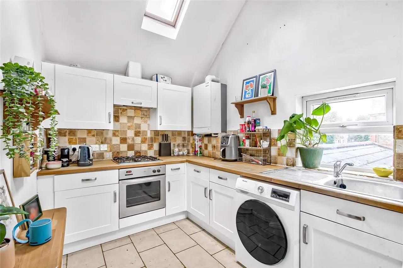 Mitcham Lane, Furzedown, photo 5