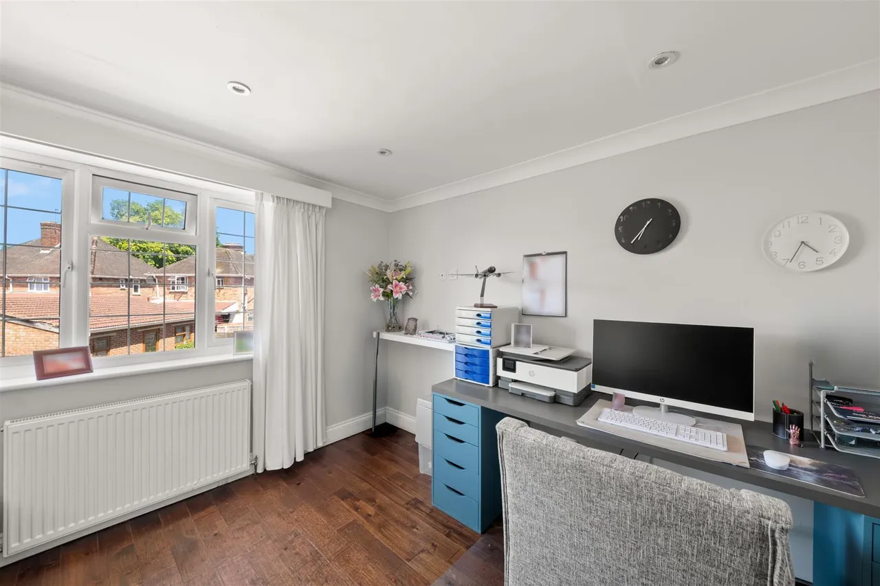 Northfield Park, Hayes, photo 15