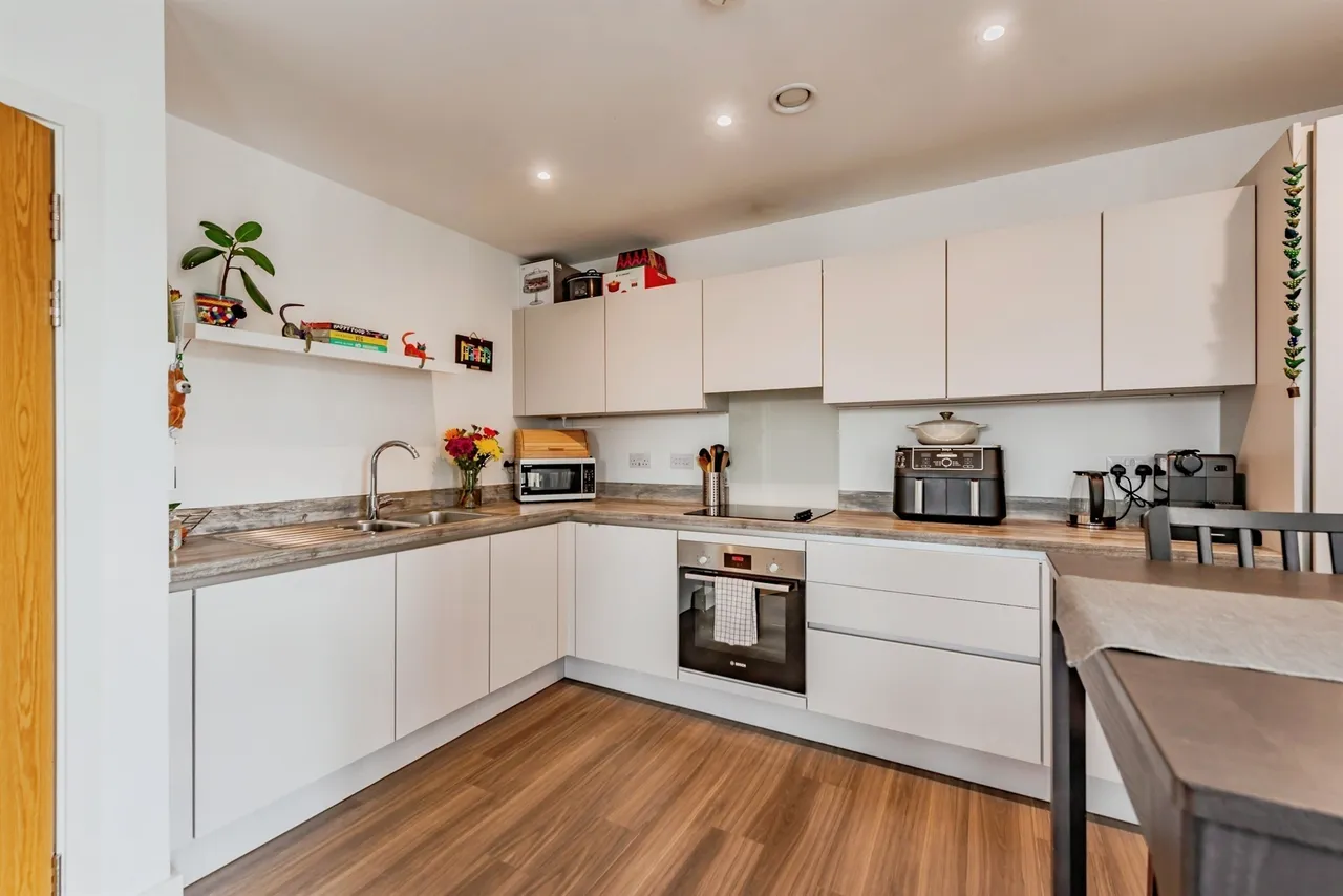 Marketfield Way, Redhill, RH1, photo 7