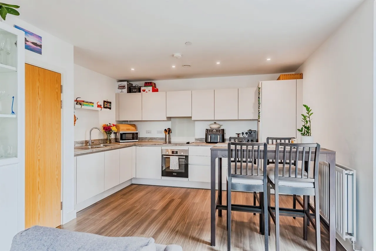 Marketfield Way, Redhill, RH1, photo 6