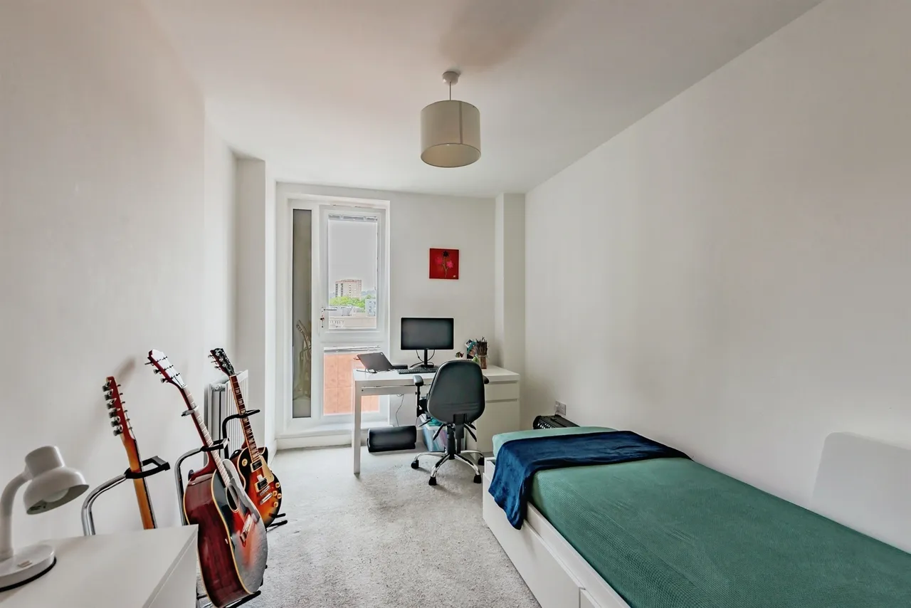 Marketfield Way, Redhill, RH1, photo 12