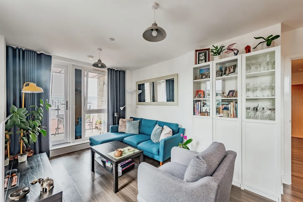 Marketfield Way, Redhill, RH1, photo 3