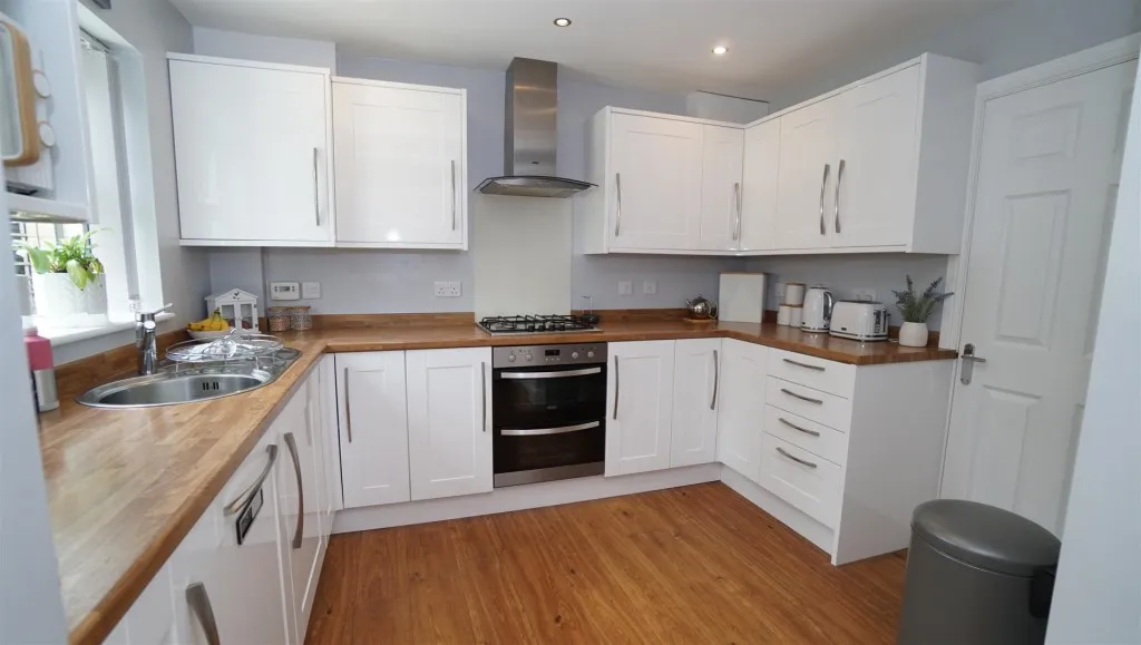 Leys Close, Thackley, photo 4