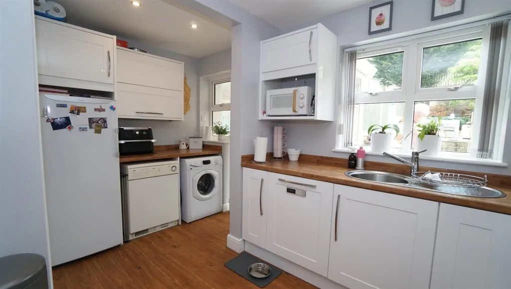 Leys Close, Thackley, photo 5