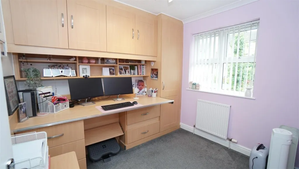 Leys Close, Thackley, photo 21