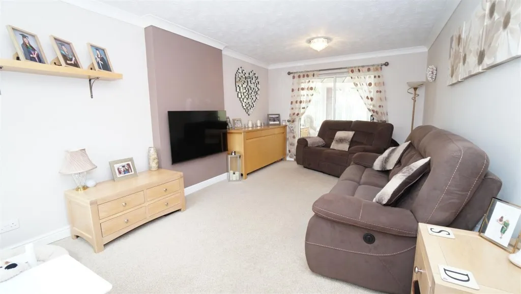 Leys Close, Thackley, photo 2
