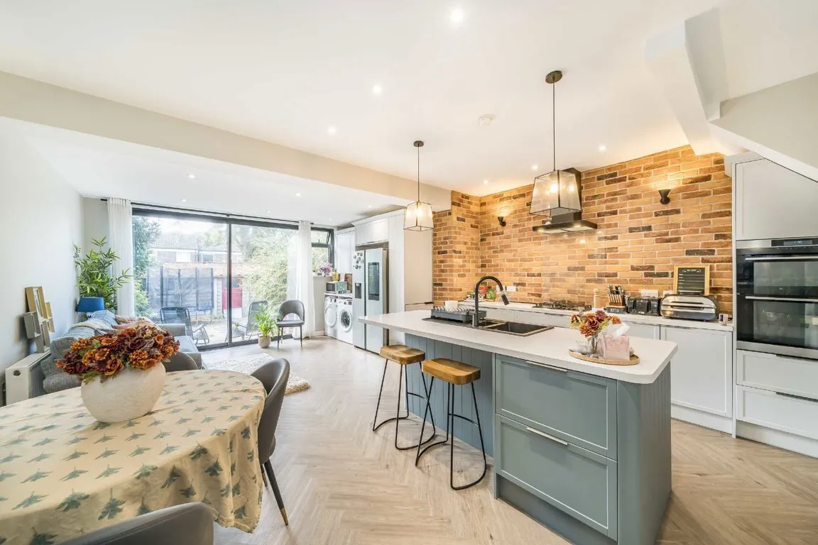 Fieldend Road, SW16, photo 2