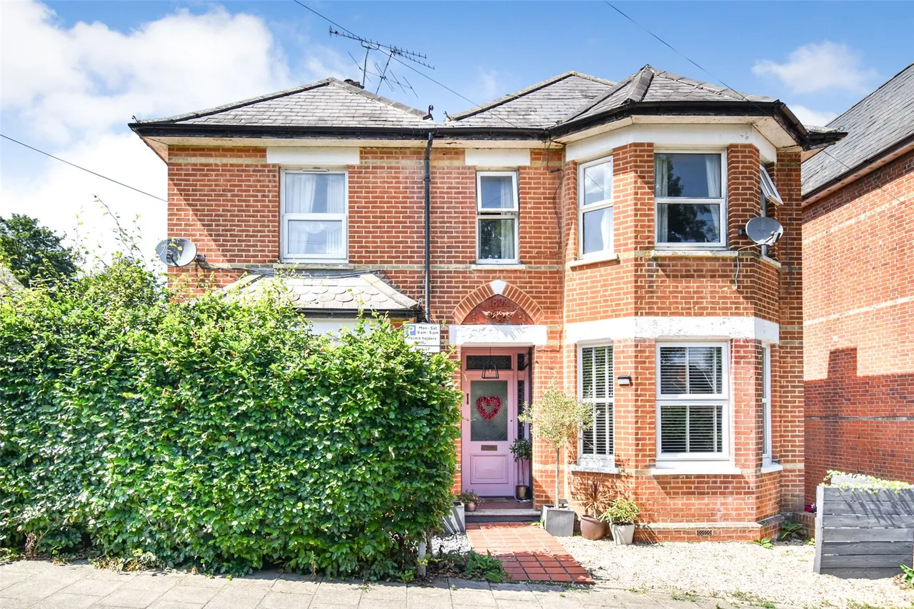 1 bed flat for sale — Upper Elms Road, Aldershot, Hampshire, GU11 3ES