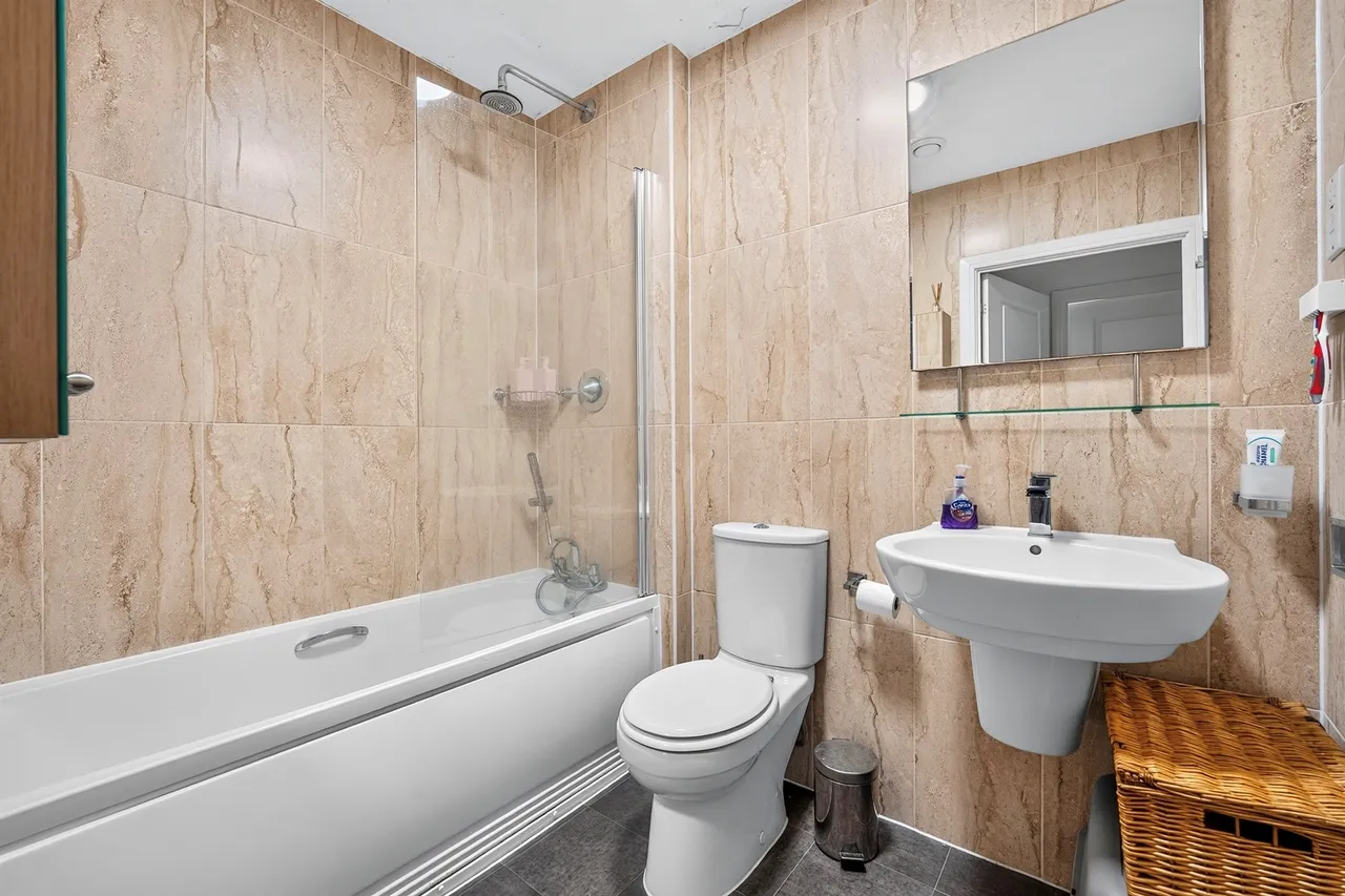 Schoolgate Drive, Morden, SM4, photo 17