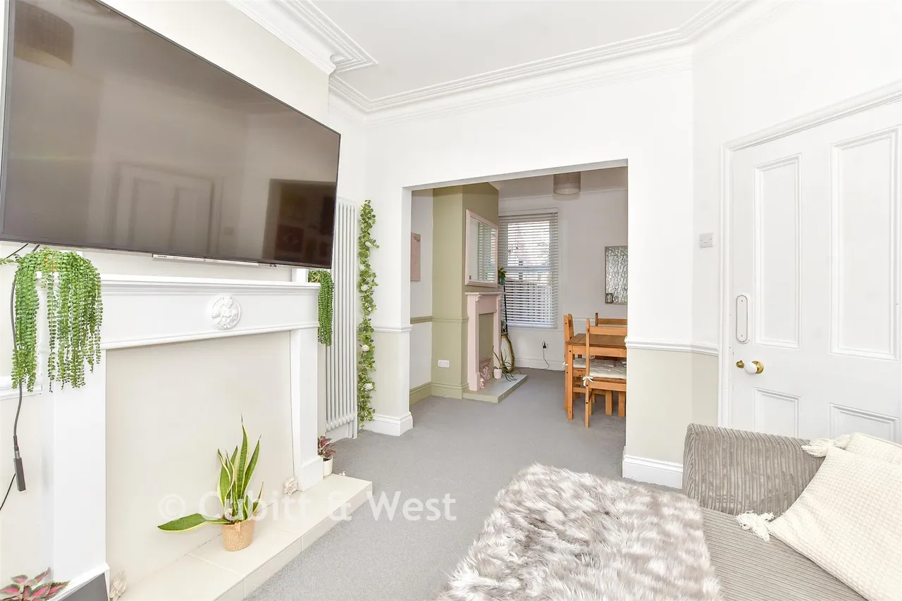 Kensington Road, Portsmouth, PO2, photo 2