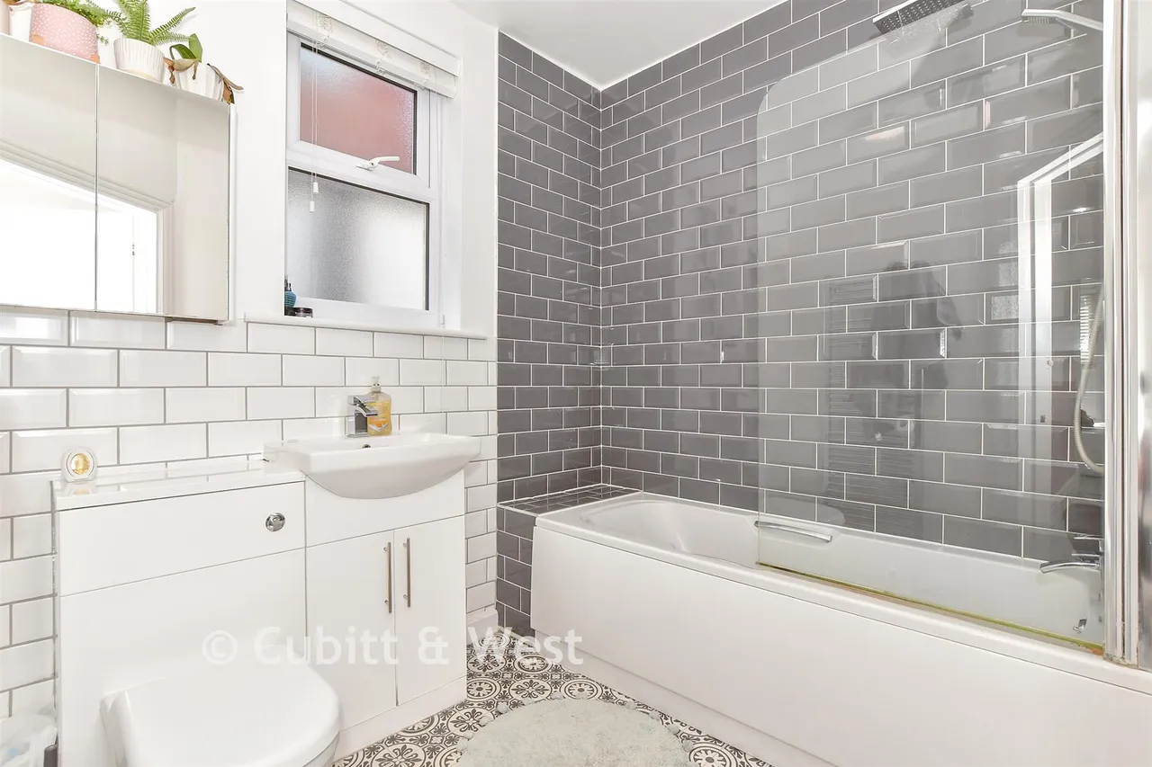 Kensington Road, Portsmouth, PO2, photo 9