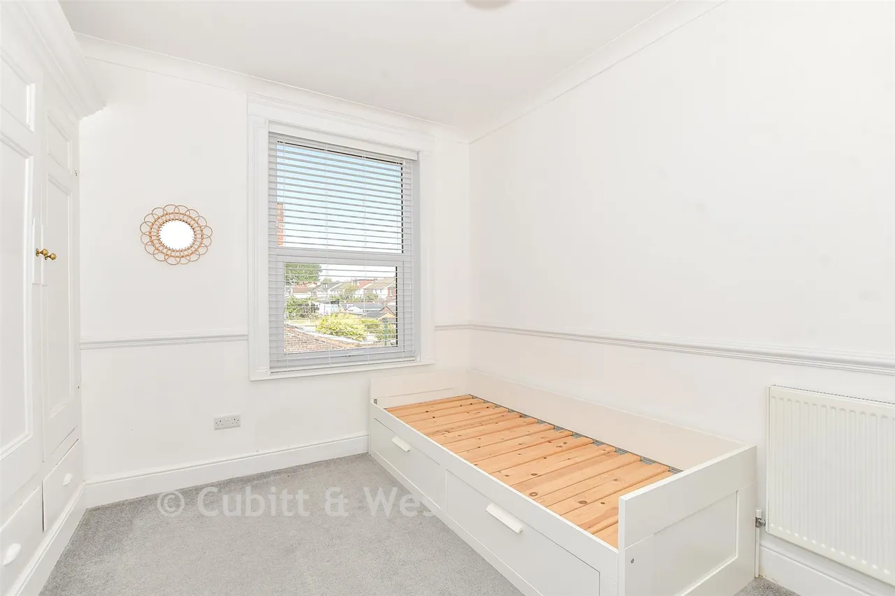 Kensington Road, Portsmouth, PO2, photo 8