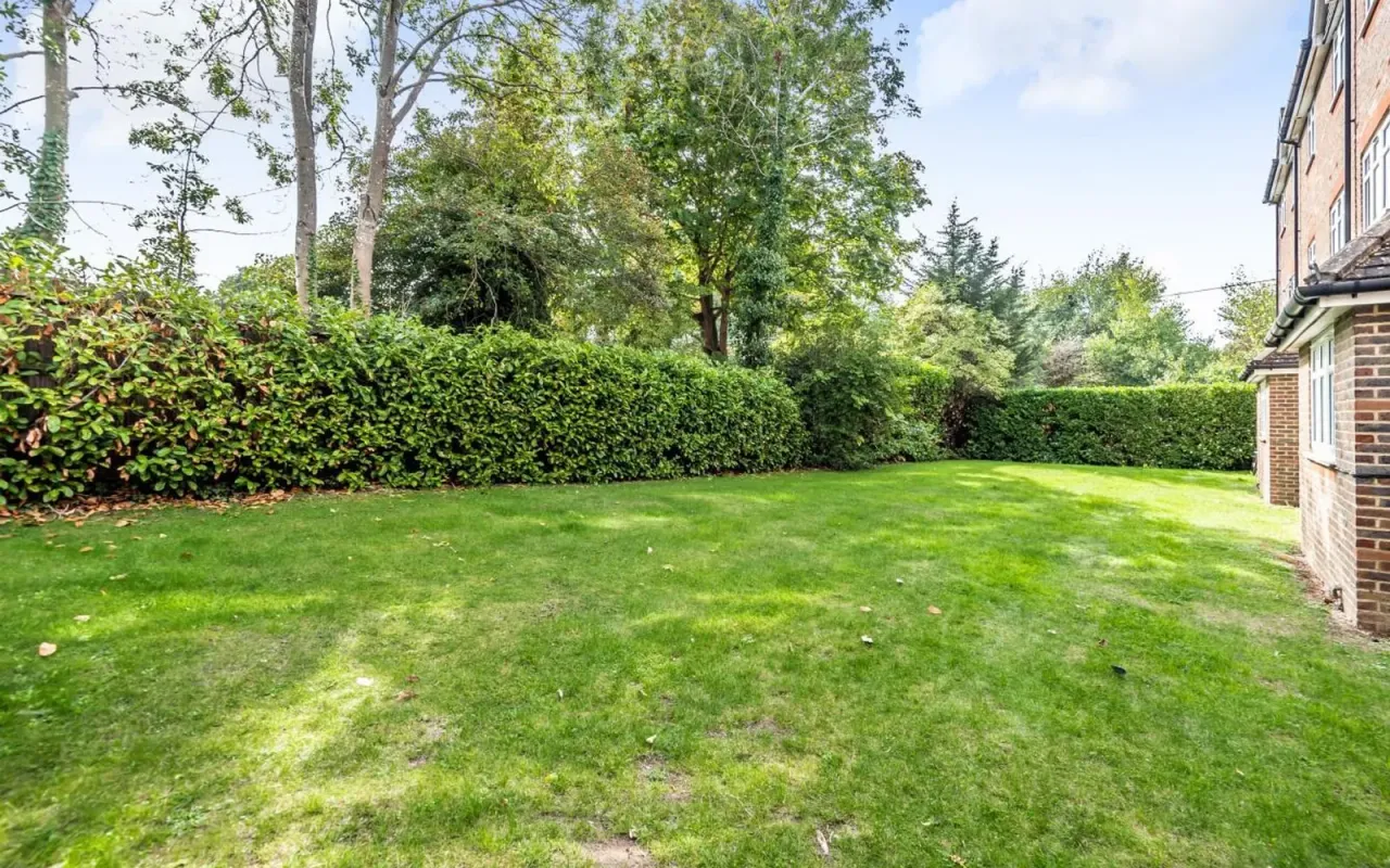 Ruxley Lane, Epsom, KT19, photo 11