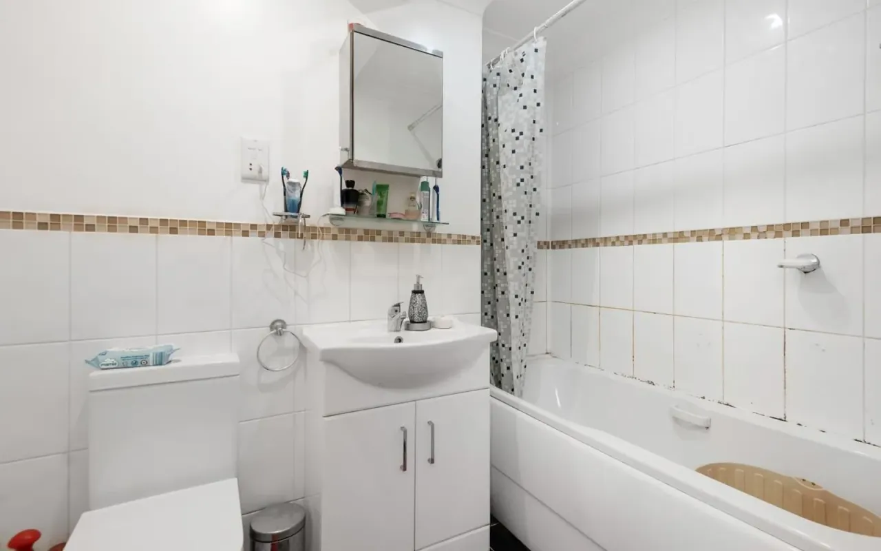 Ruxley Lane, Epsom, KT19, photo 8