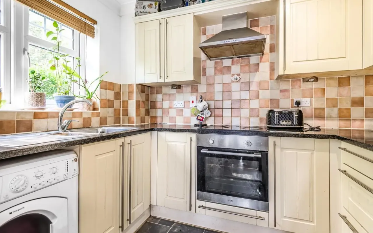 Ruxley Lane, Epsom, KT19, photo 6