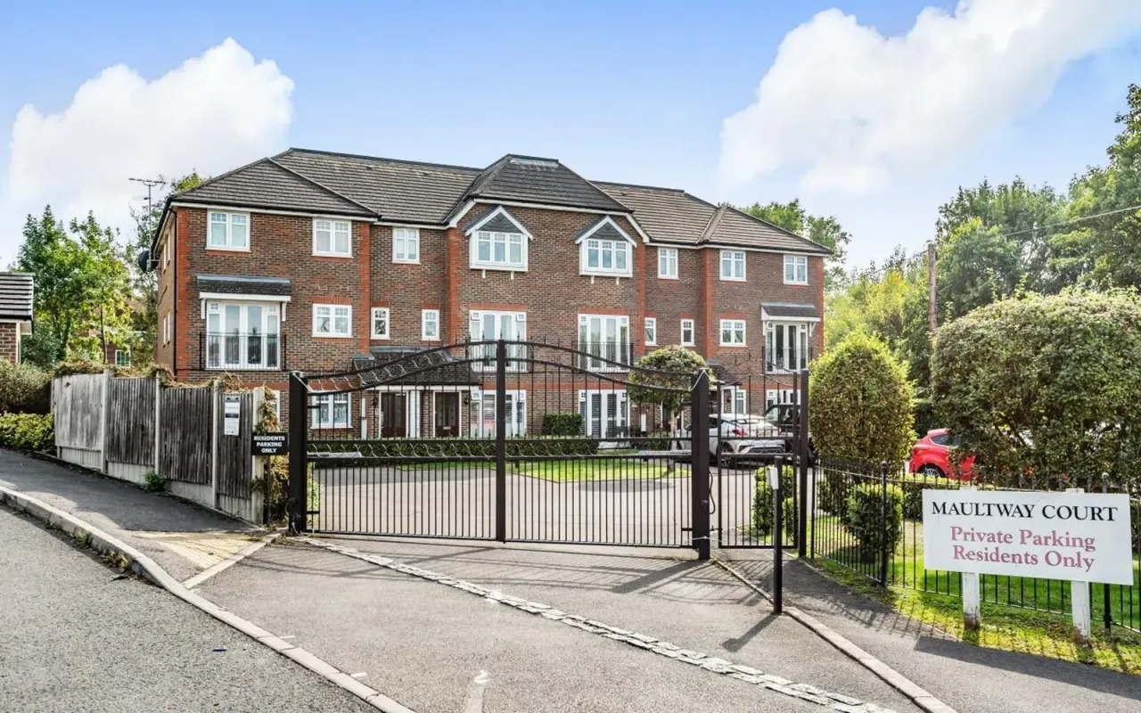 2 bed property for sale — Ruxley Lane, Epsom, KT19