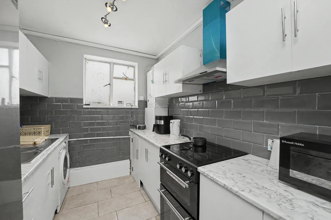 Hoe Lane, Enfield, EN3, photo 17