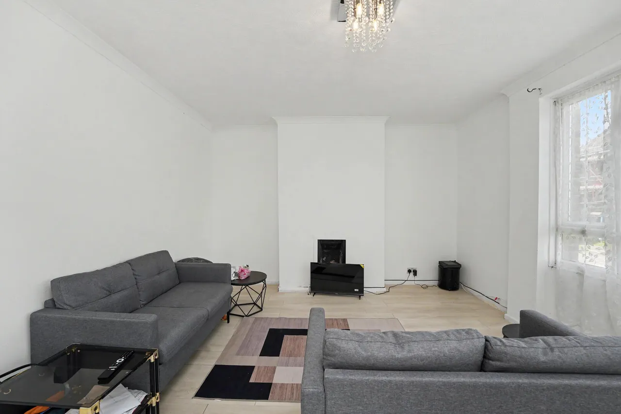 Hoe Lane, Enfield, EN3, photo 2