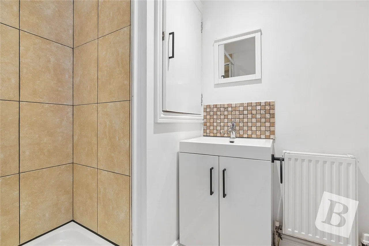 Pemberry Place, Clayburn Circle, SS14, photo 9