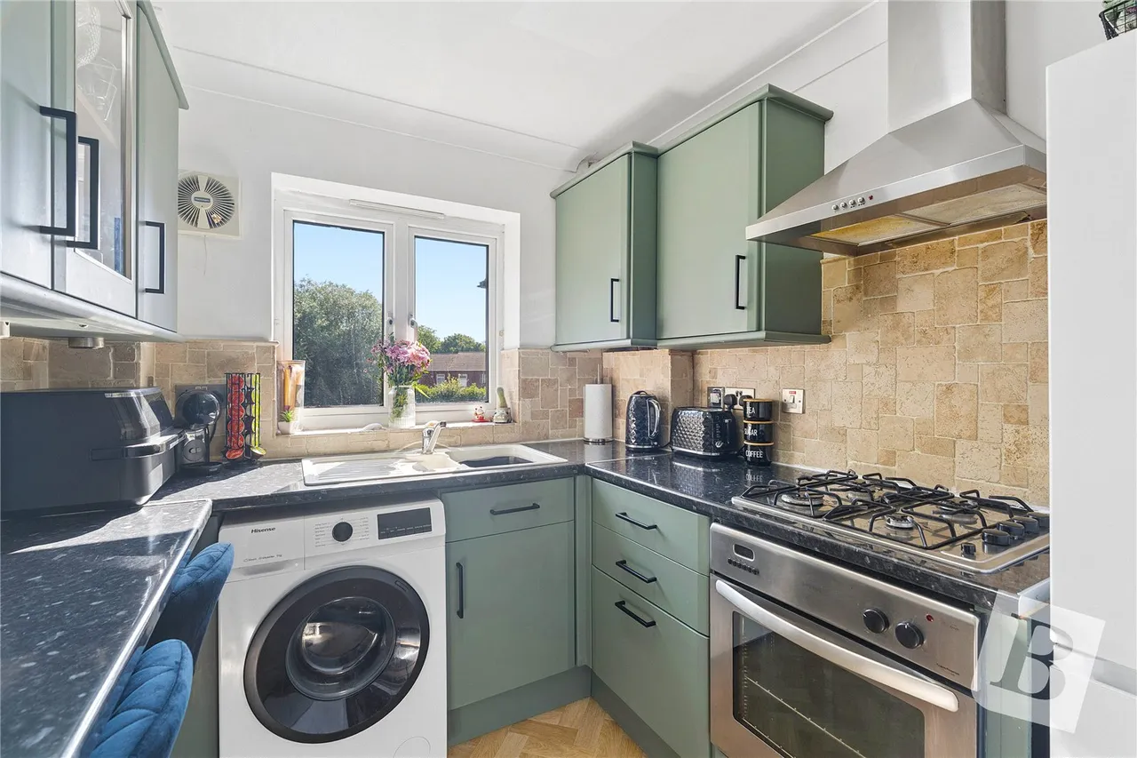 Pemberry Place, Clayburn Circle, SS14, photo 6