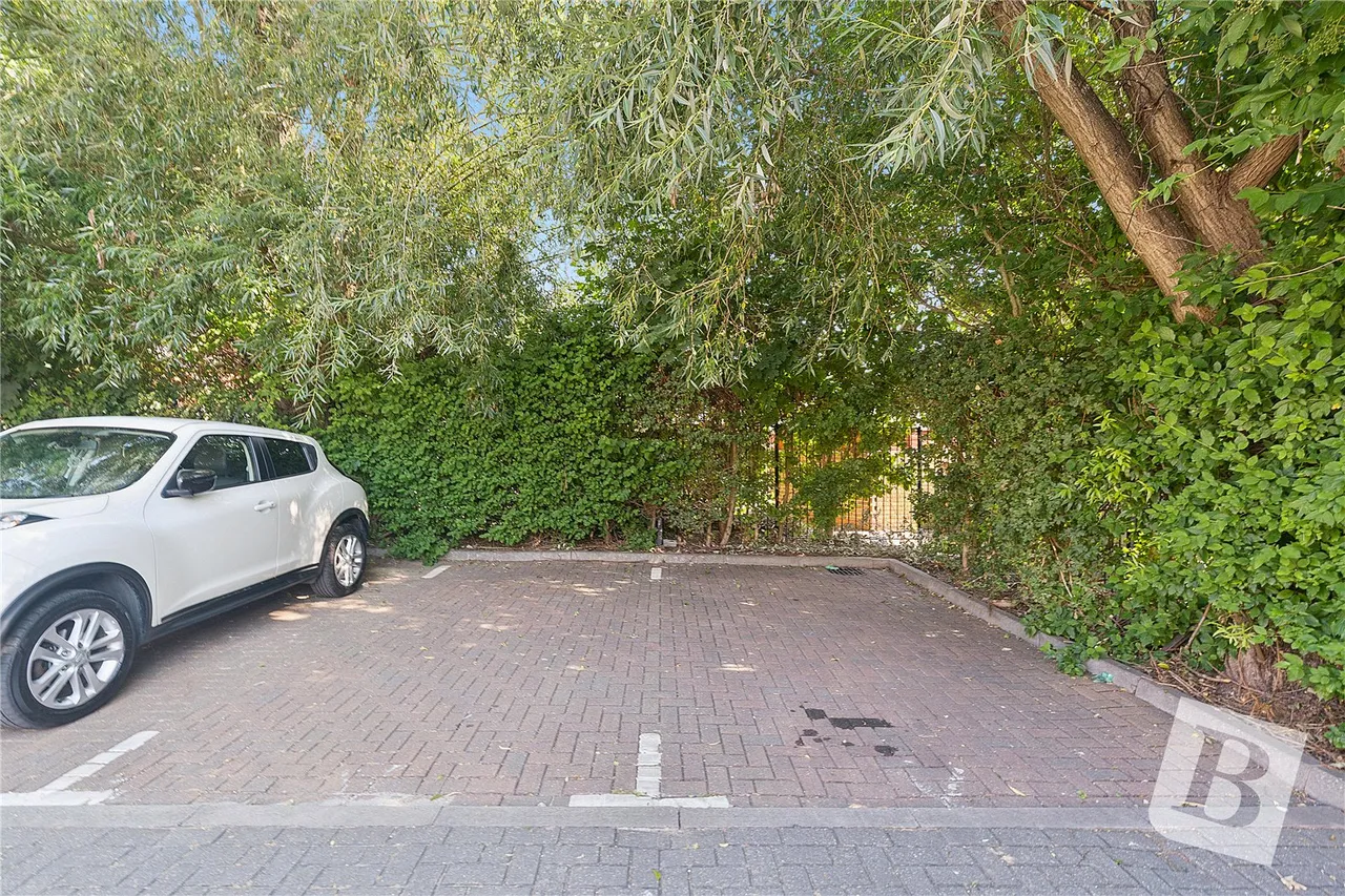Pemberry Place, Clayburn Circle, SS14, photo 12
