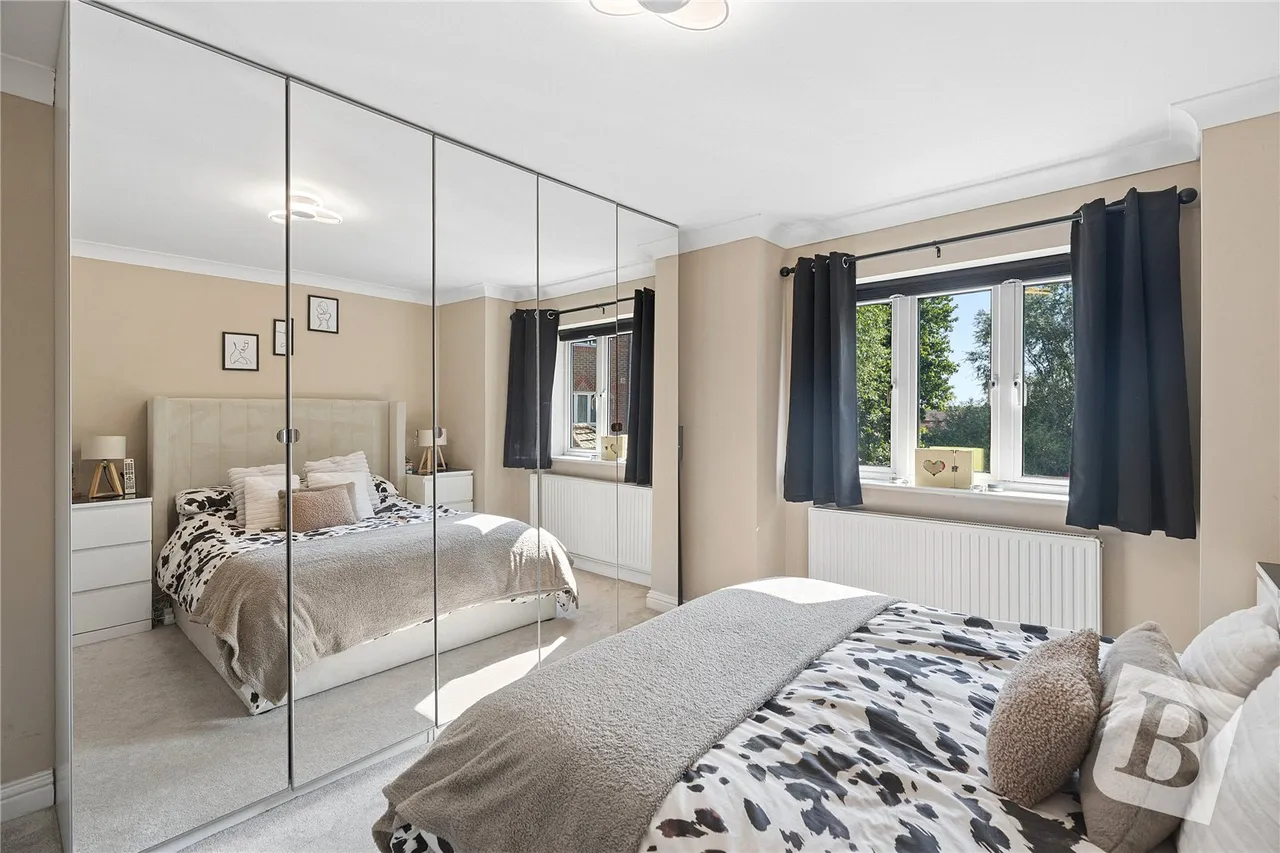 Pemberry Place, Clayburn Circle, SS14, photo 4