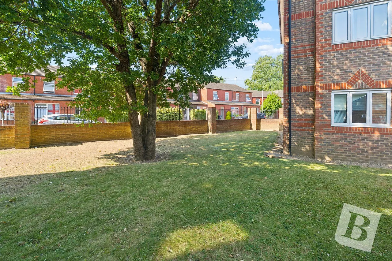 Pemberry Place, Clayburn Circle, SS14, photo 11