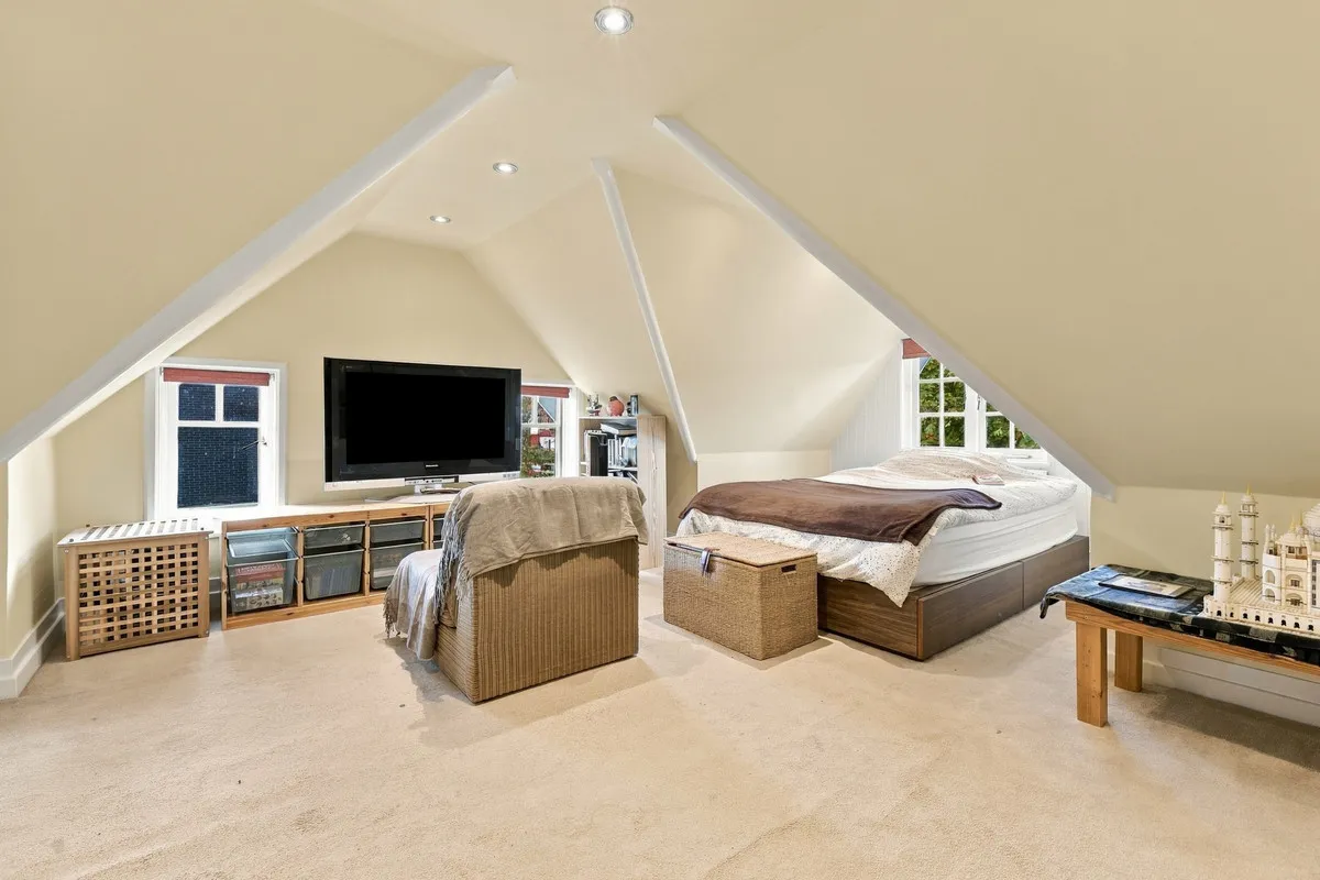 Connaught Avenue, Loughton, IG10, photo 28