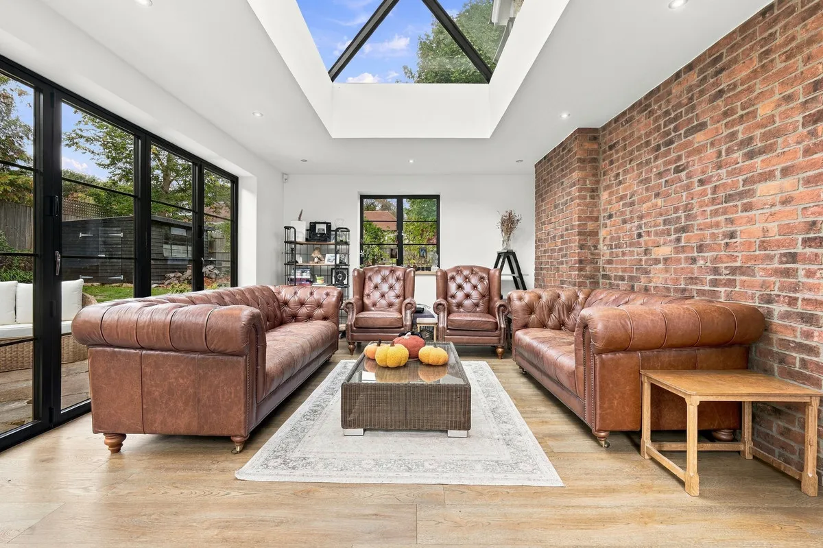 Connaught Avenue, Loughton, IG10, photo 17