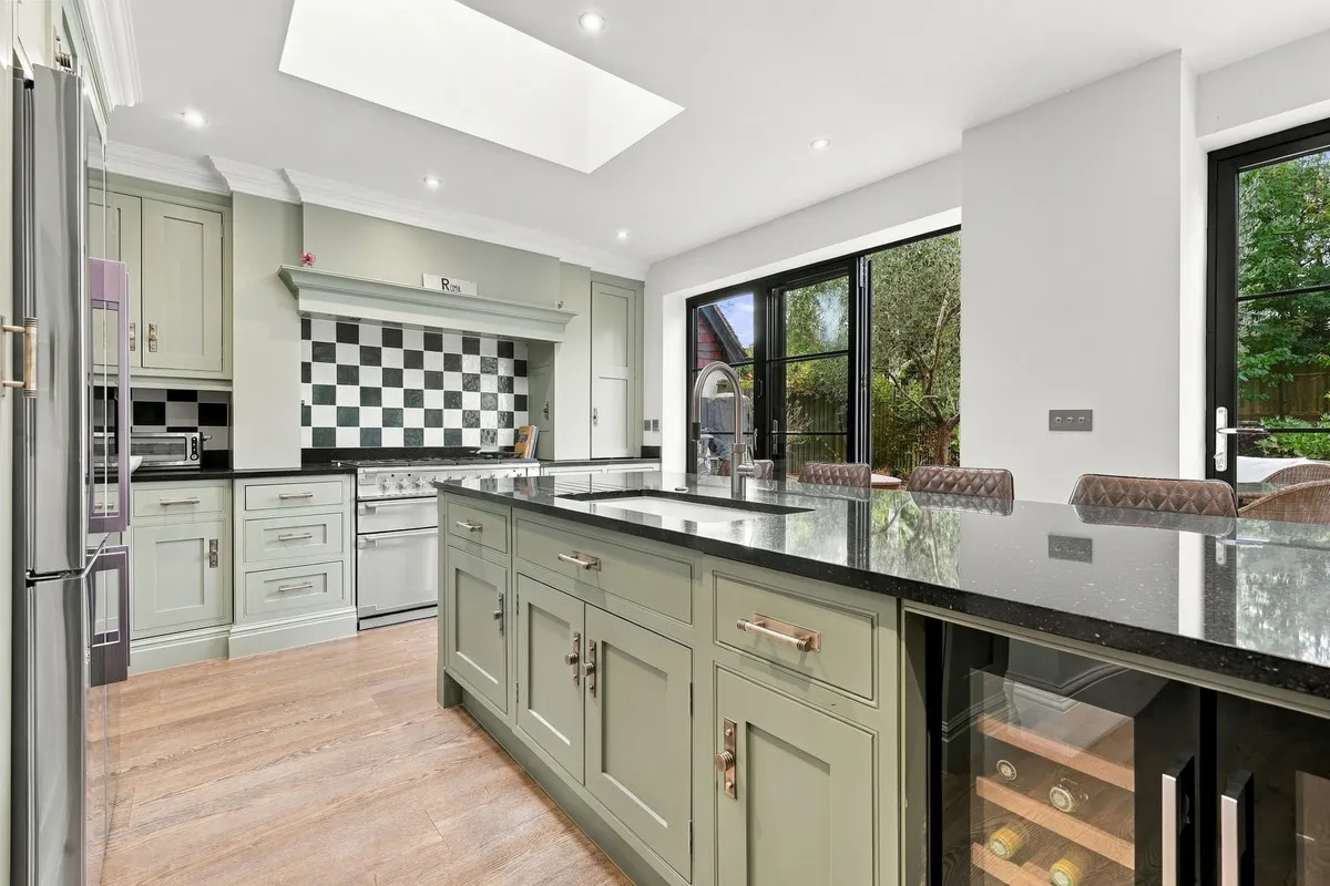 Connaught Avenue, Loughton, IG10, photo 12