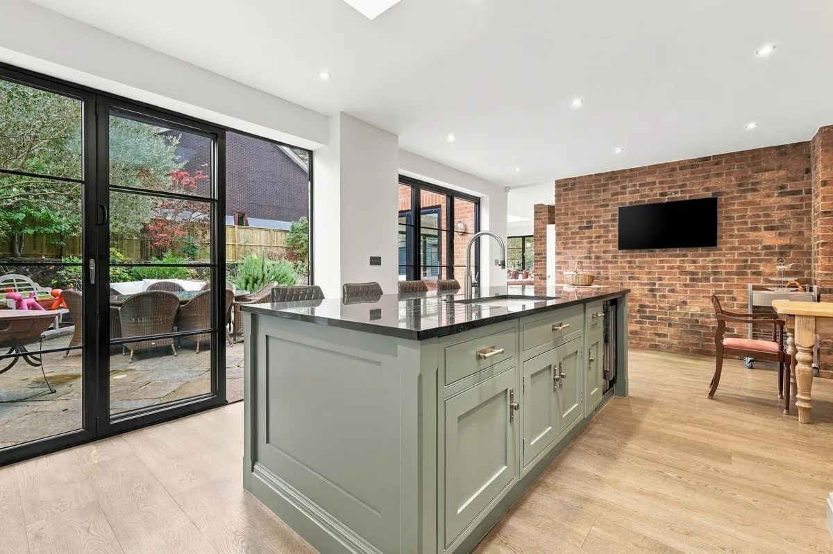 Connaught Avenue, Loughton, IG10, photo 4