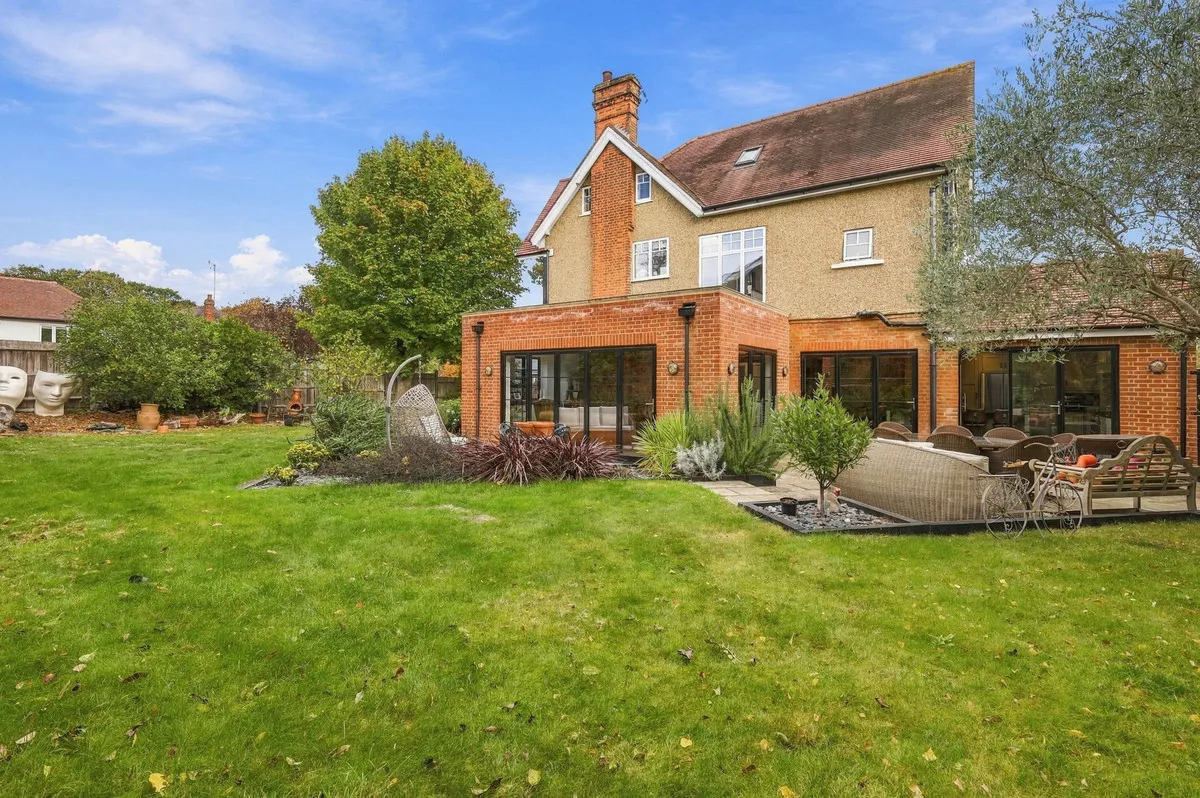 Connaught Avenue, Loughton, IG10, photo 33