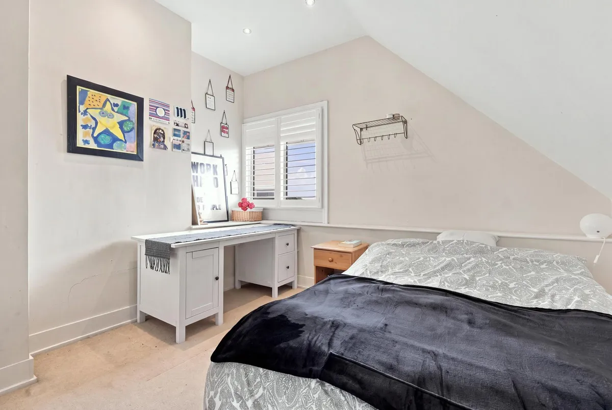 Connaught Avenue, Loughton, IG10, photo 30