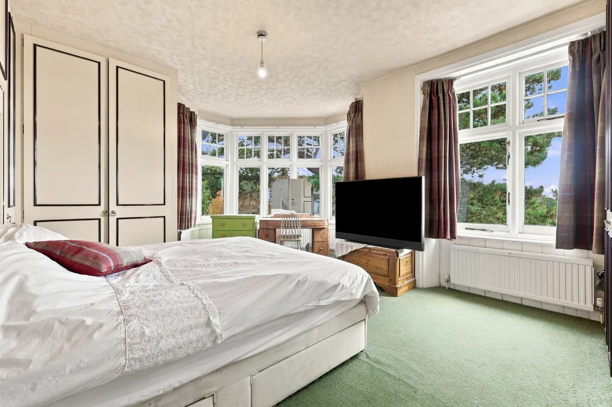 Connaught Avenue, Loughton, IG10, photo 21