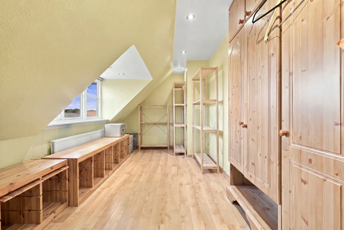 Connaught Avenue, Loughton, IG10, photo 31