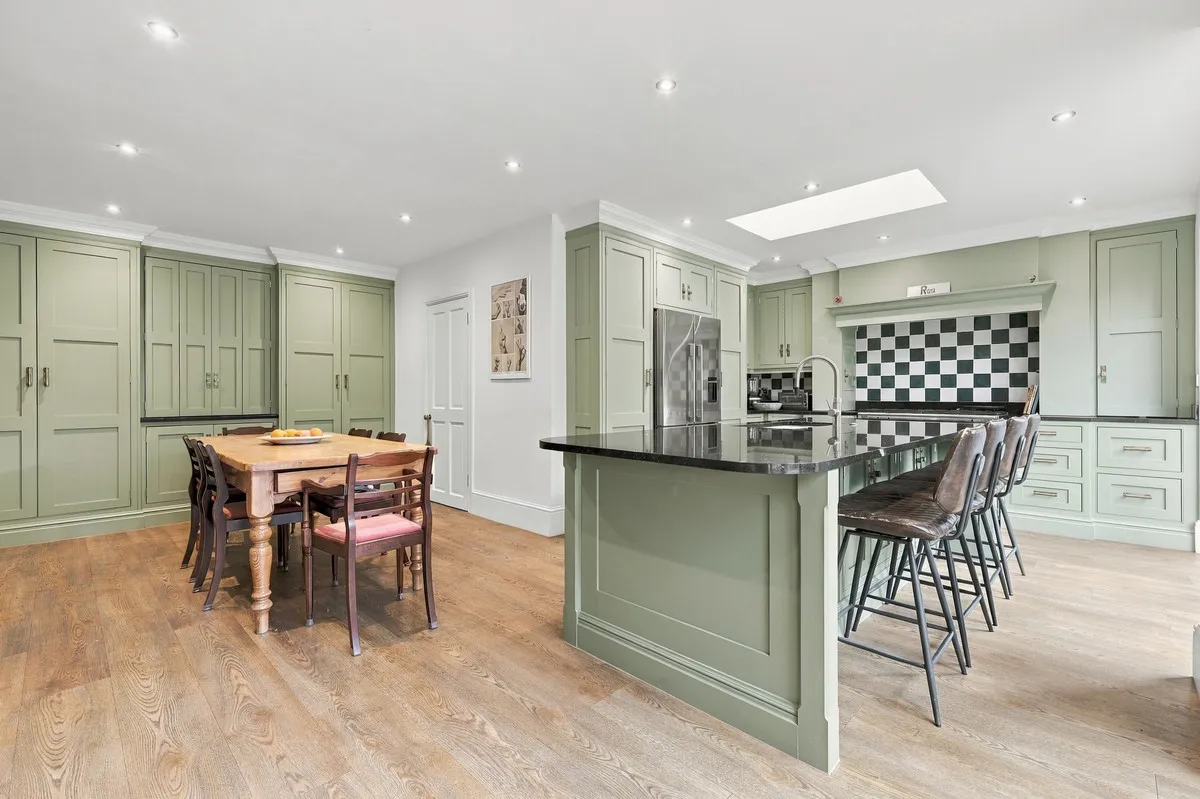 Connaught Avenue, Loughton, IG10, photo 11