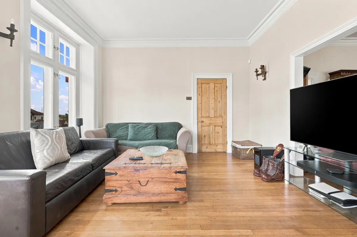 Connaught Avenue, Loughton, IG10, photo 8