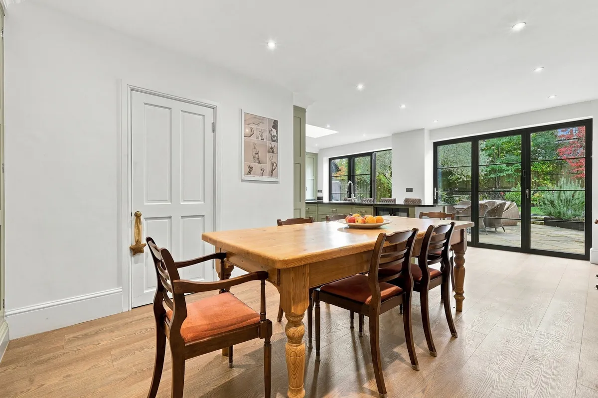Connaught Avenue, Loughton, IG10, photo 16