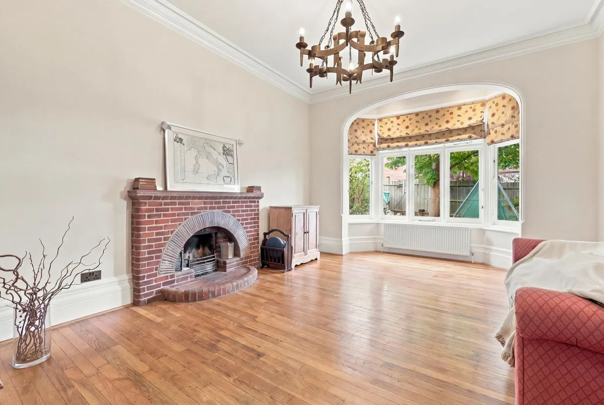 Connaught Avenue, Loughton, IG10, photo 9