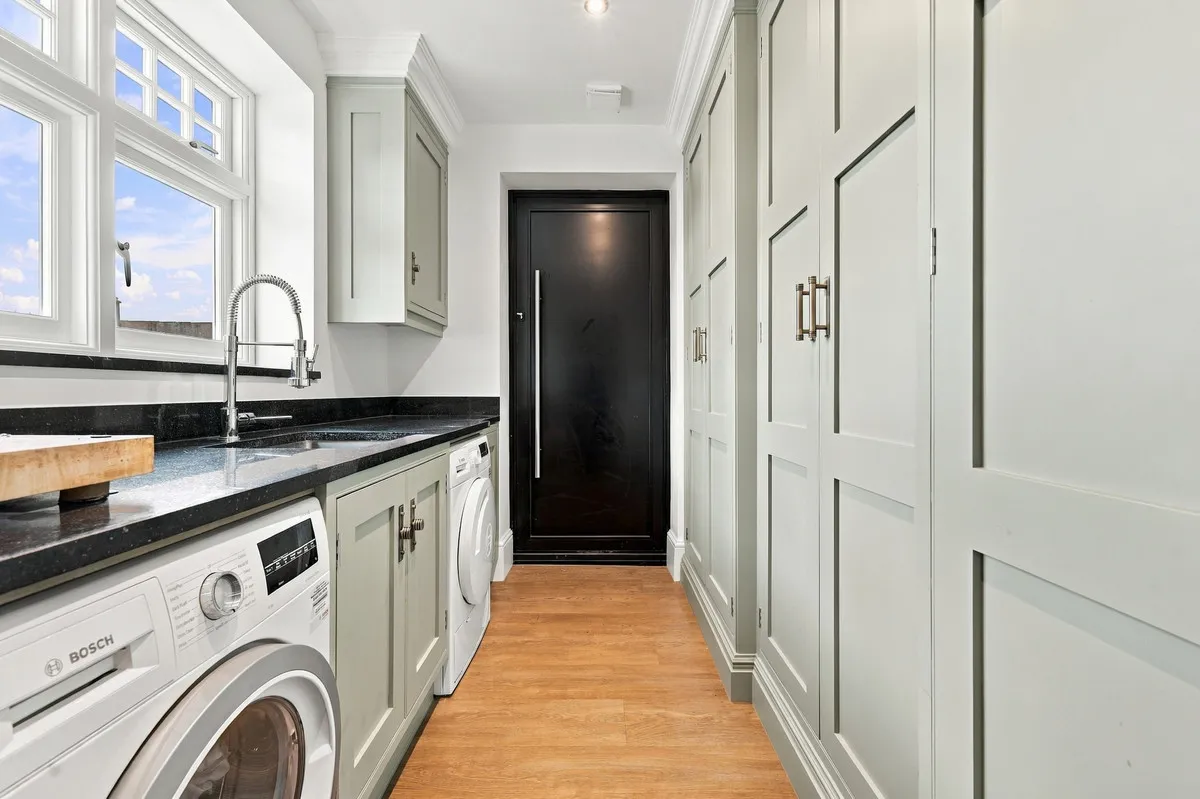Connaught Avenue, Loughton, IG10, photo 14