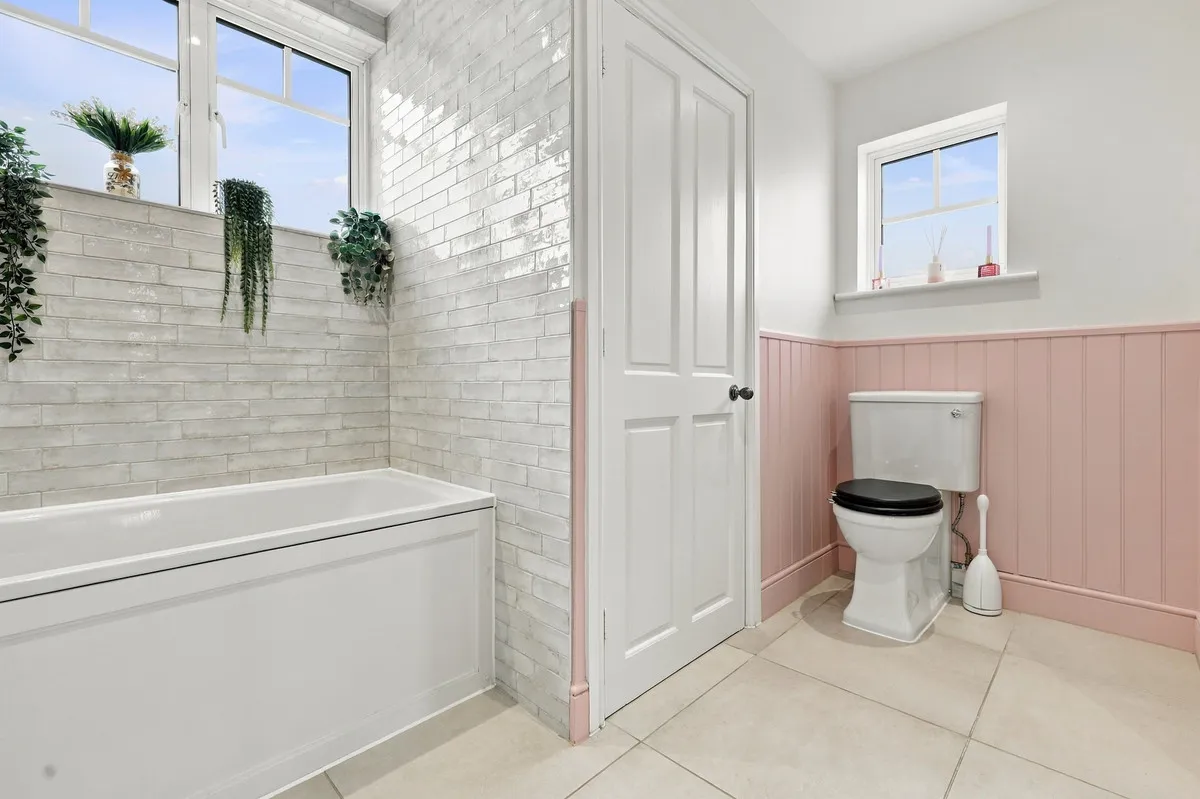 Connaught Avenue, Loughton, IG10, photo 25
