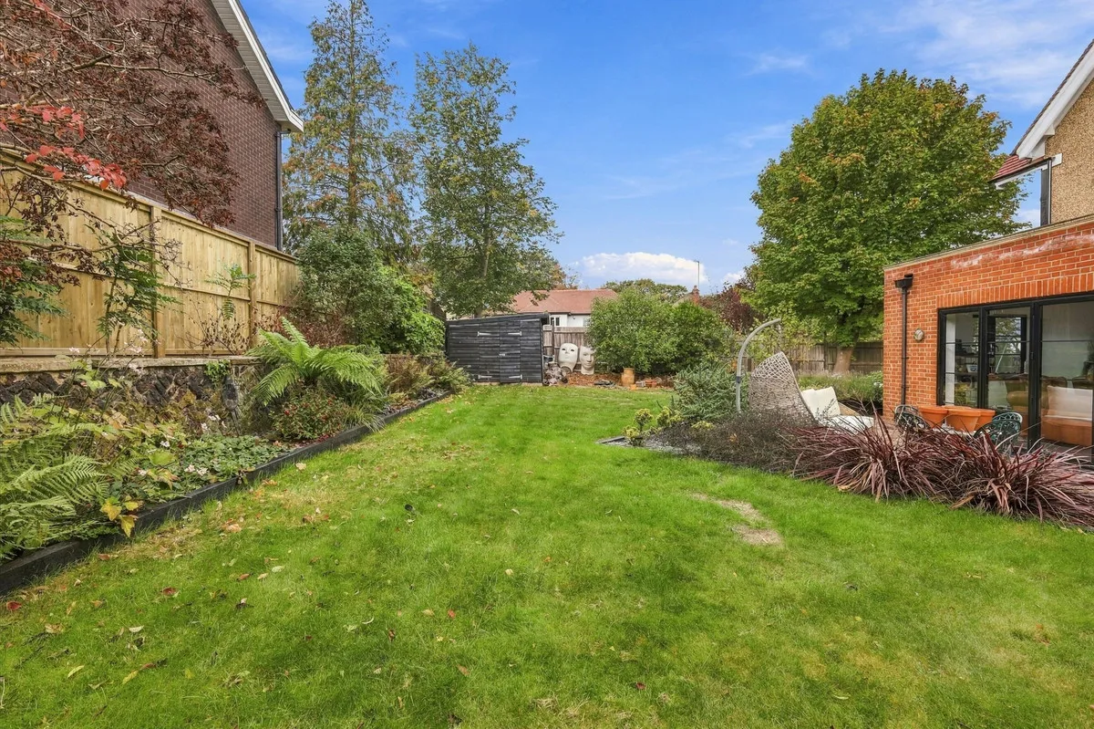 Connaught Avenue, Loughton, IG10, photo 35