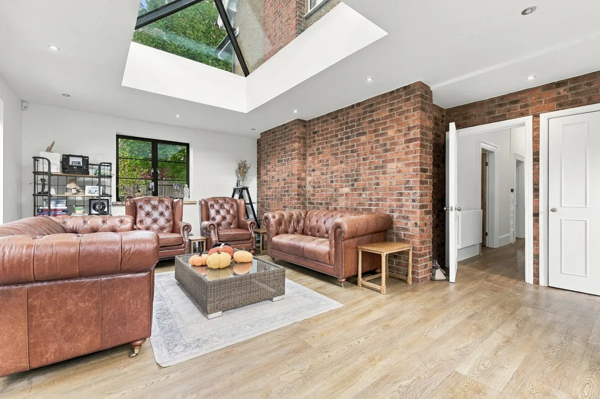 Connaught Avenue, Loughton, IG10, photo 18