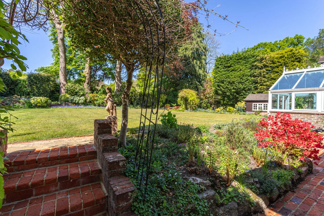 Wychwood Cottage Avenue Road, Fleet, GU51 4NG, photo 25