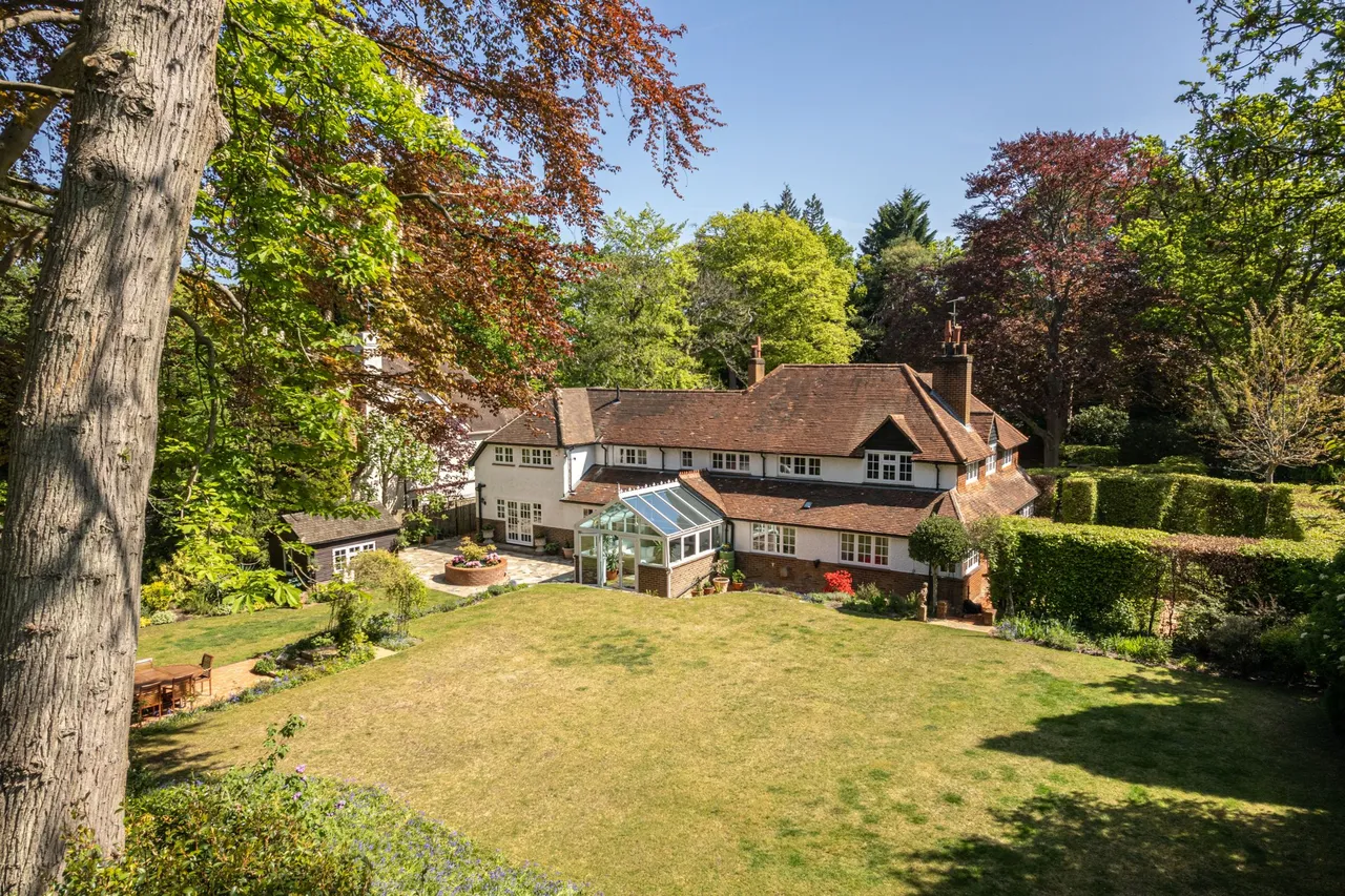 Wychwood Cottage Avenue Road, Fleet, GU51 4NG, photo 27
