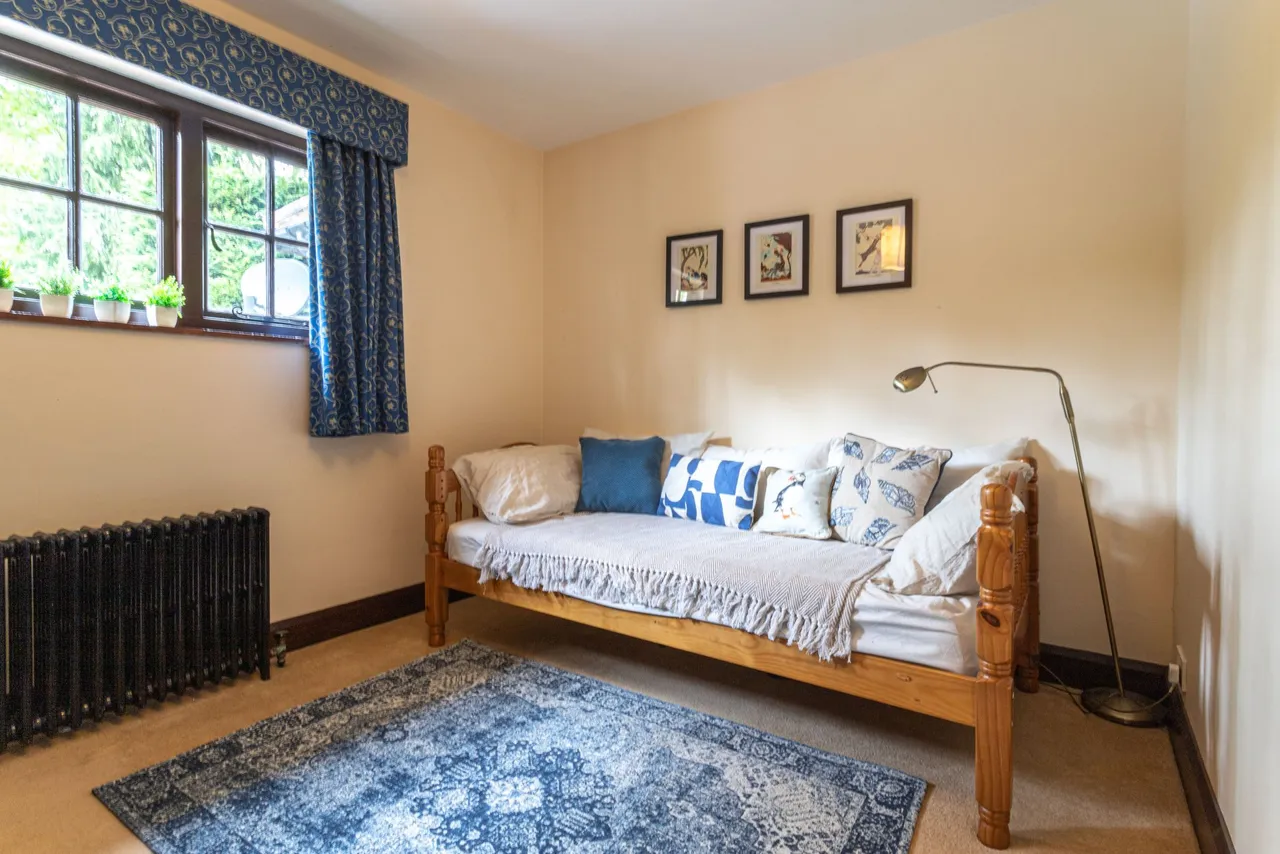 Wychwood Cottage Avenue Road, Fleet, GU51 4NG, photo 22