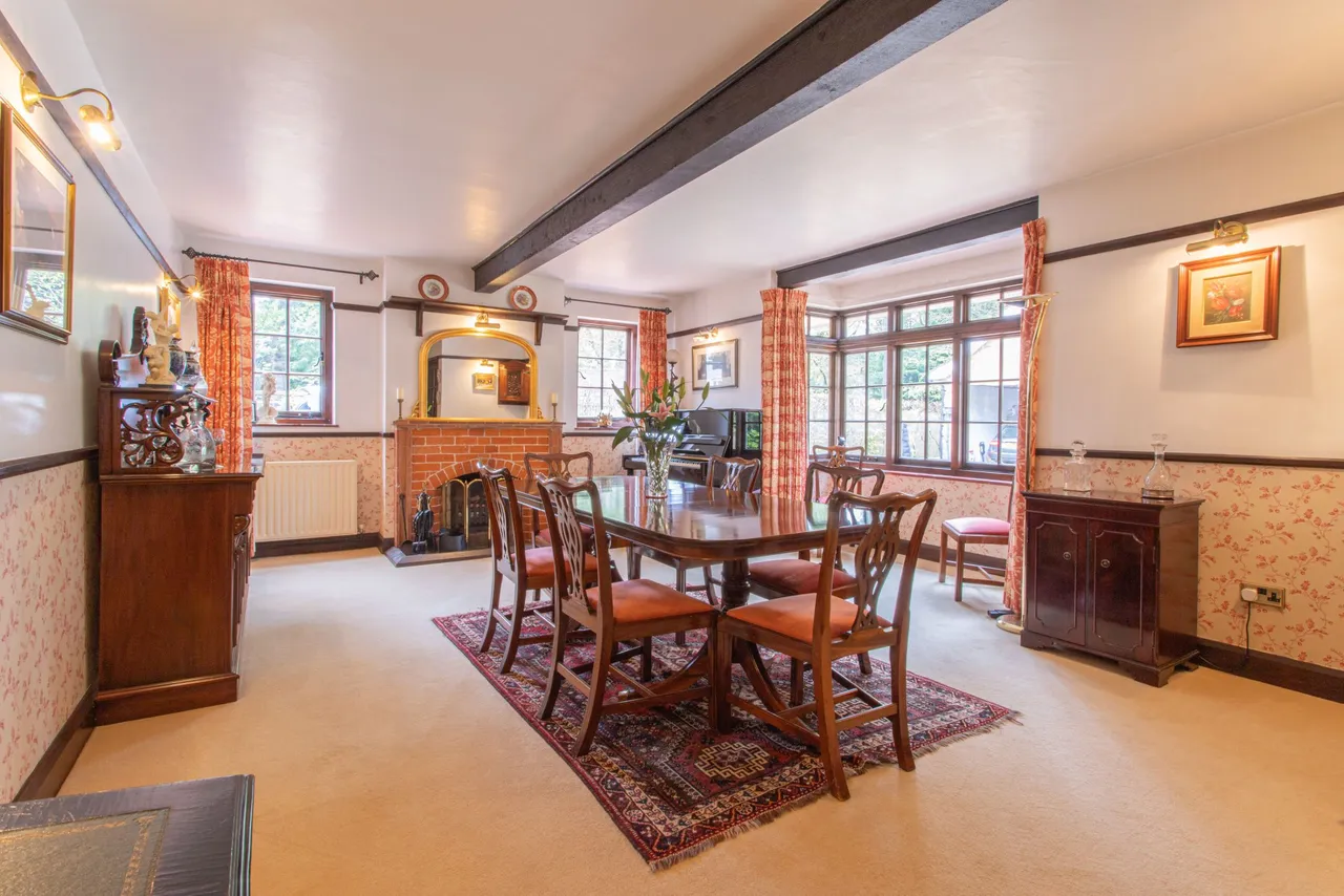 Wychwood Cottage Avenue Road, Fleet, GU51 4NG, photo 4