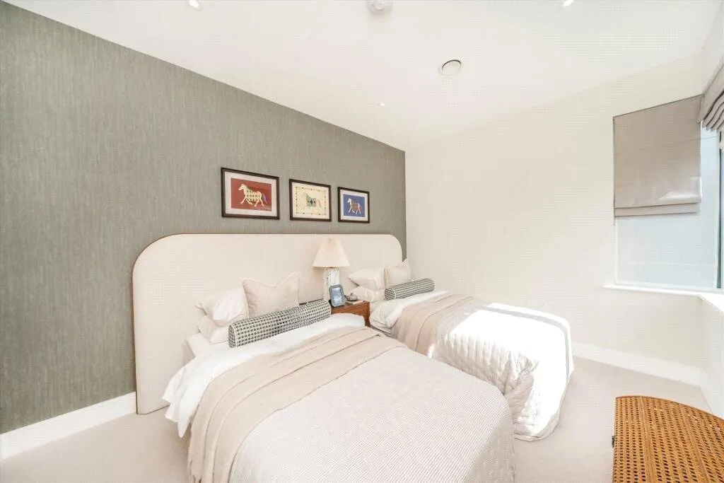 Bakers Mews, Twickenham, TW2, photo 6