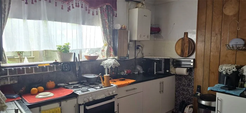 Common Road, Slough, Berkshire, SL3, photo 3