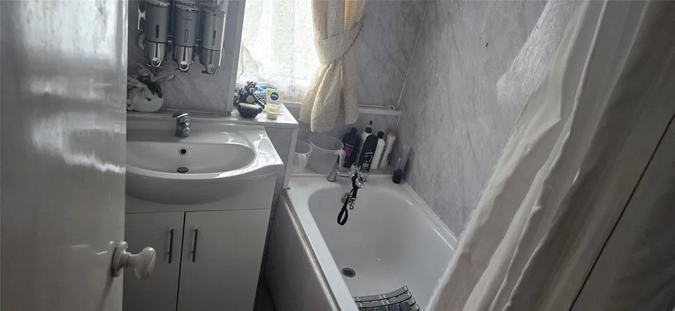 Common Road, Slough, Berkshire, SL3, photo 9